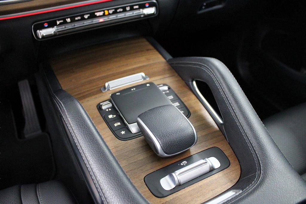 Used 2023 Mercedes-Benz GLS 450 4MATIC image 10