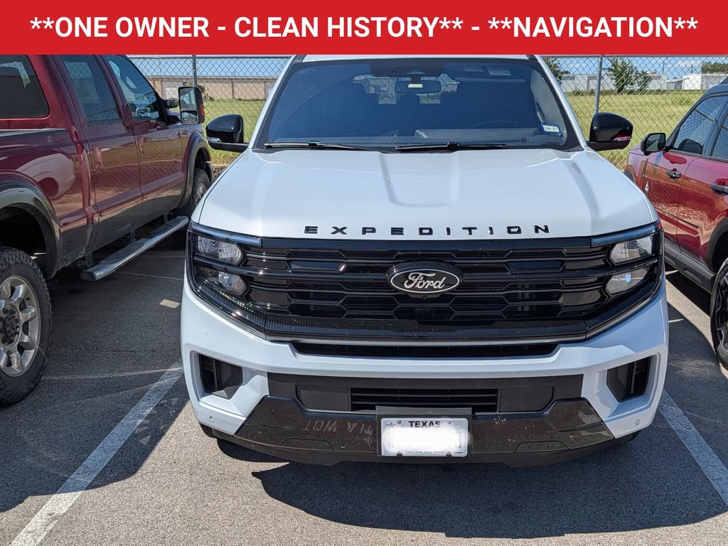 Used 2025 Ford Expedition Platinum w/ Stealth Appearance Package AWD/4WD image 2