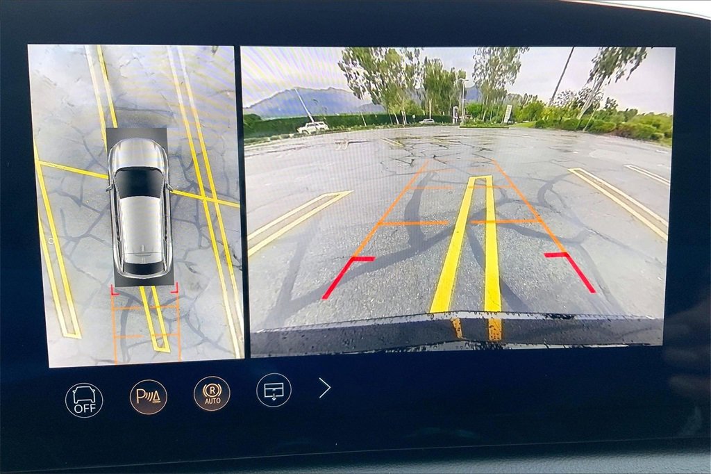 New 2026 Cadillac Optiq Luxury 1 image 27