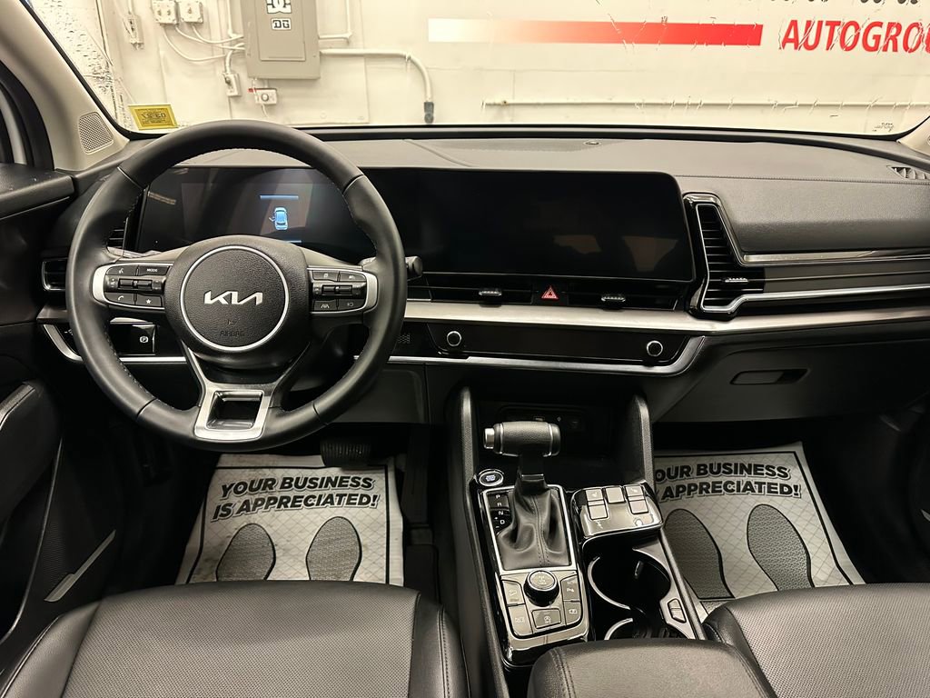 Used 2025 Kia Sportage EX image 26