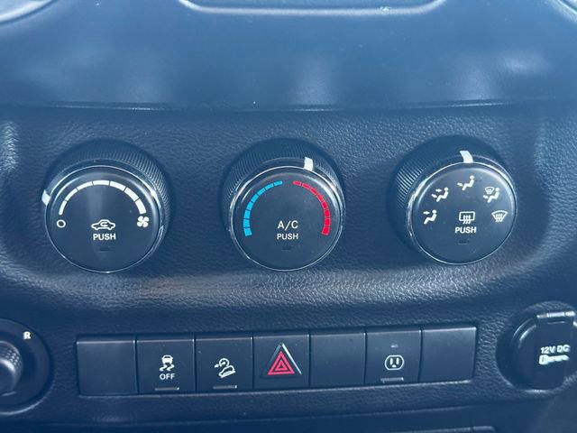 Used 2013 Jeep Wrangler Sahara AWD/4WD image 27