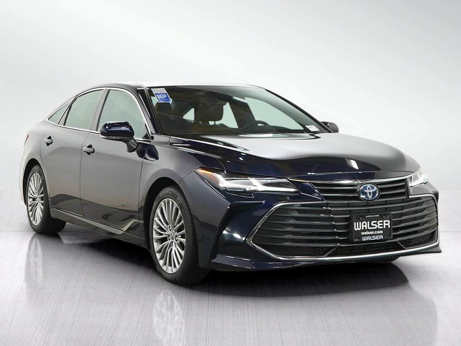 Used 2022 Toyota Avalon Limited FWD image 7