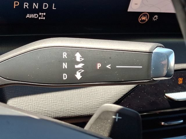 Used 2026 Buick Enclave Preferred AWD/4WD image 11