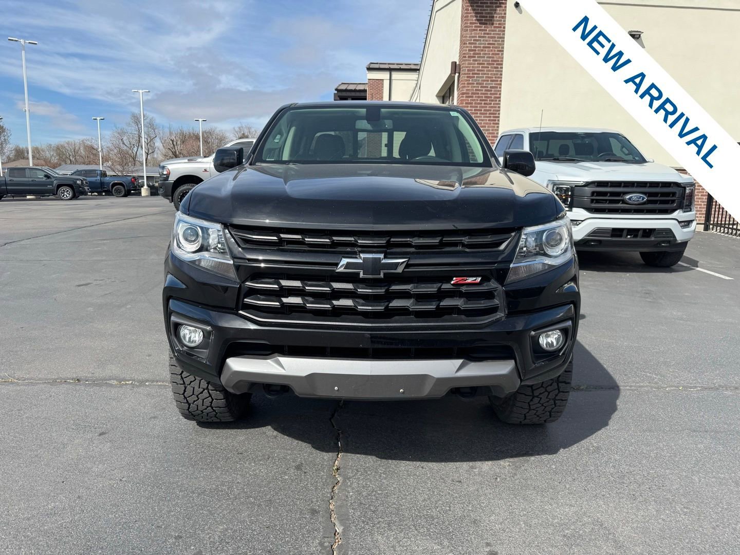 Used 2022 Chevrolet Colorado Z71 w/ Z71 Midnight Edition image 2
