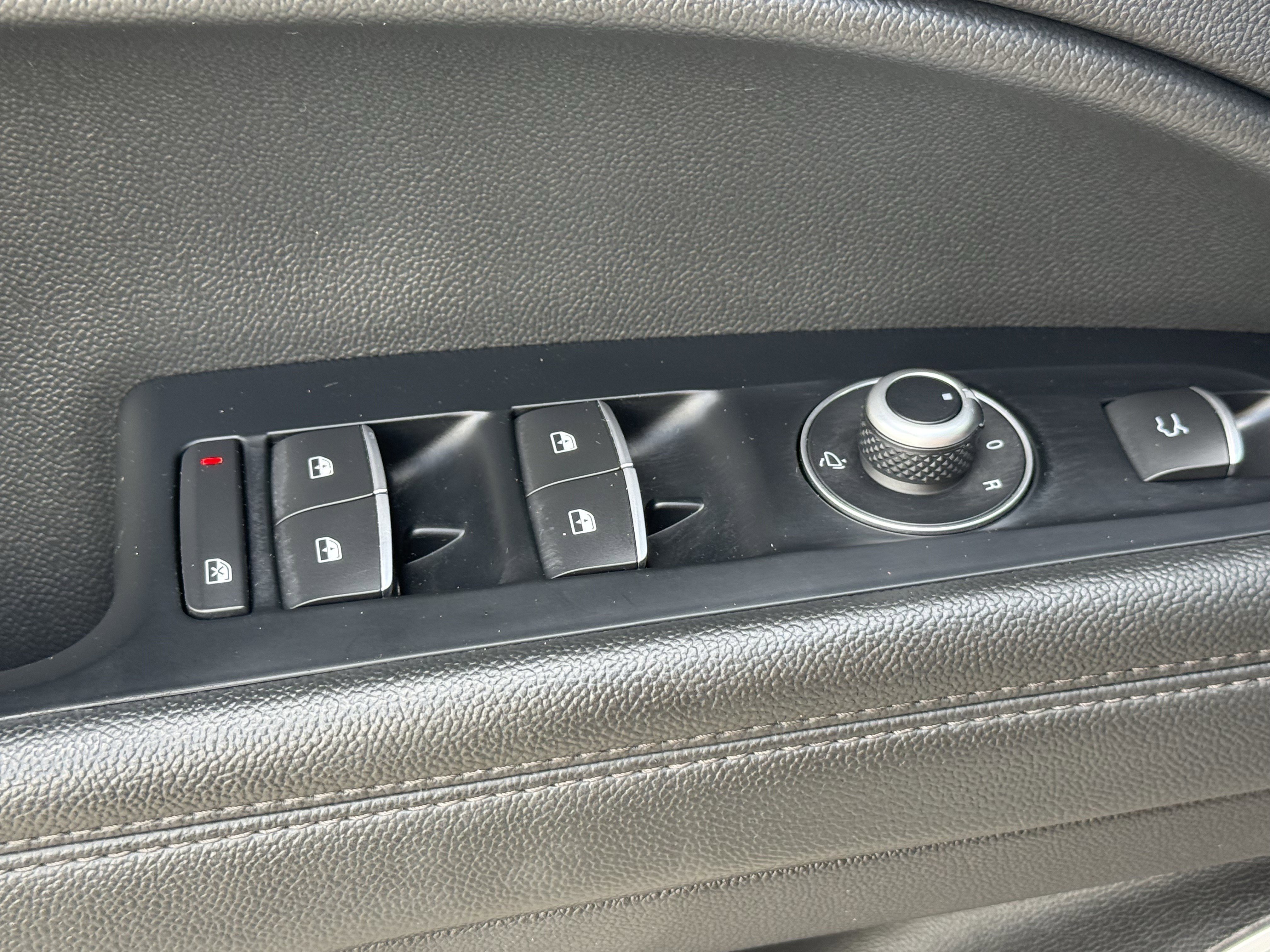 Used 2019 Alfa Romeo Stelvio image 26