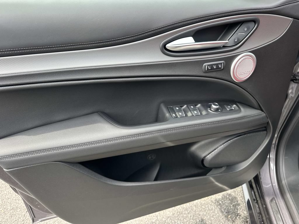 New 2026 Alfa Romeo Stelvio Sprint AWD/4WD image 13
