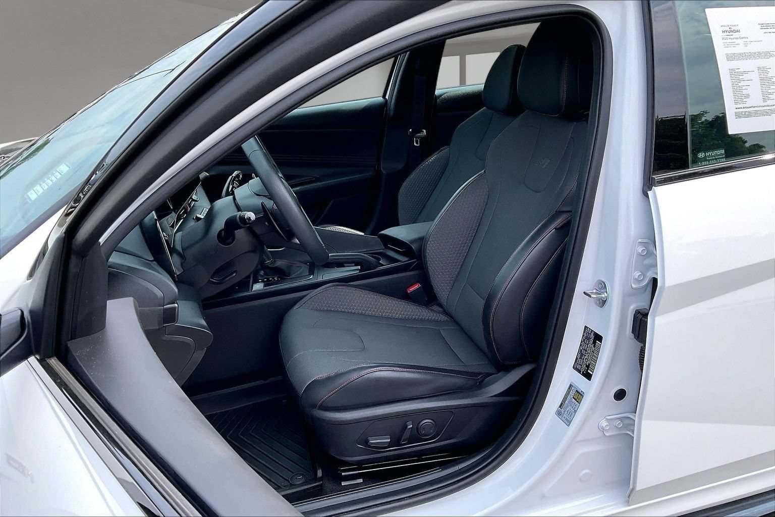 Certified 2025 Hyundai Elantra N Line FWD image 24