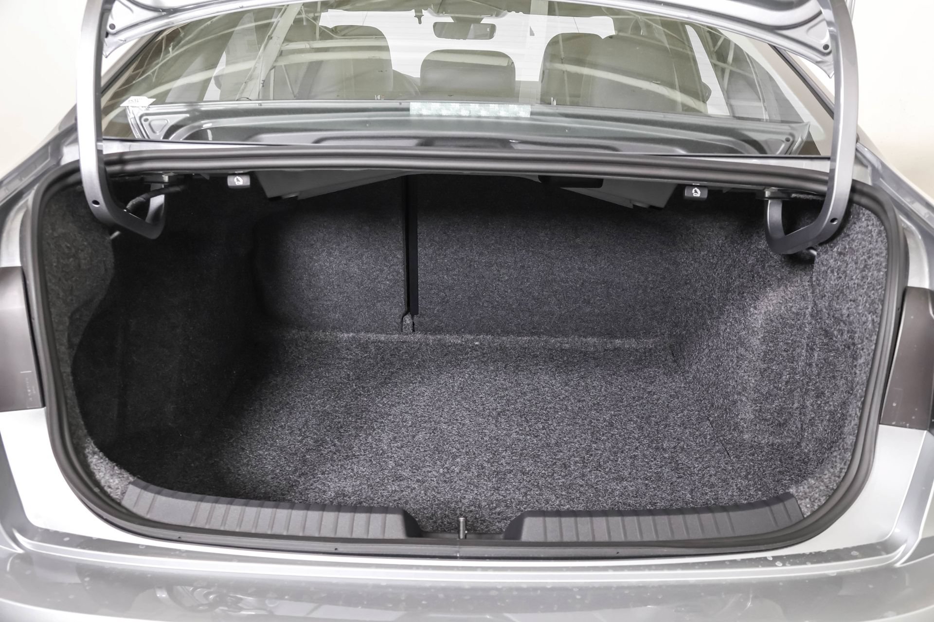 Used 2026 Volkswagen Jetta SE FWD image 39