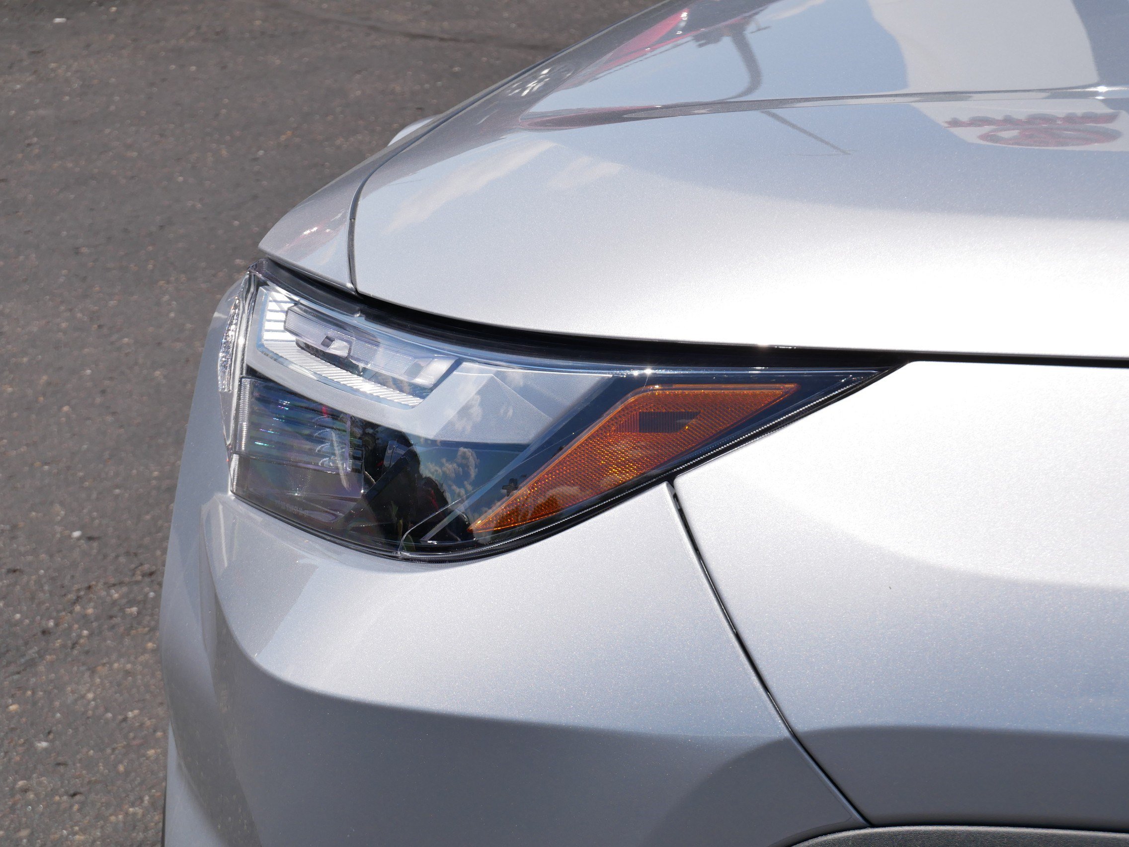 Used 2025 Toyota RAV4 XLE AWD/4WD image 16
