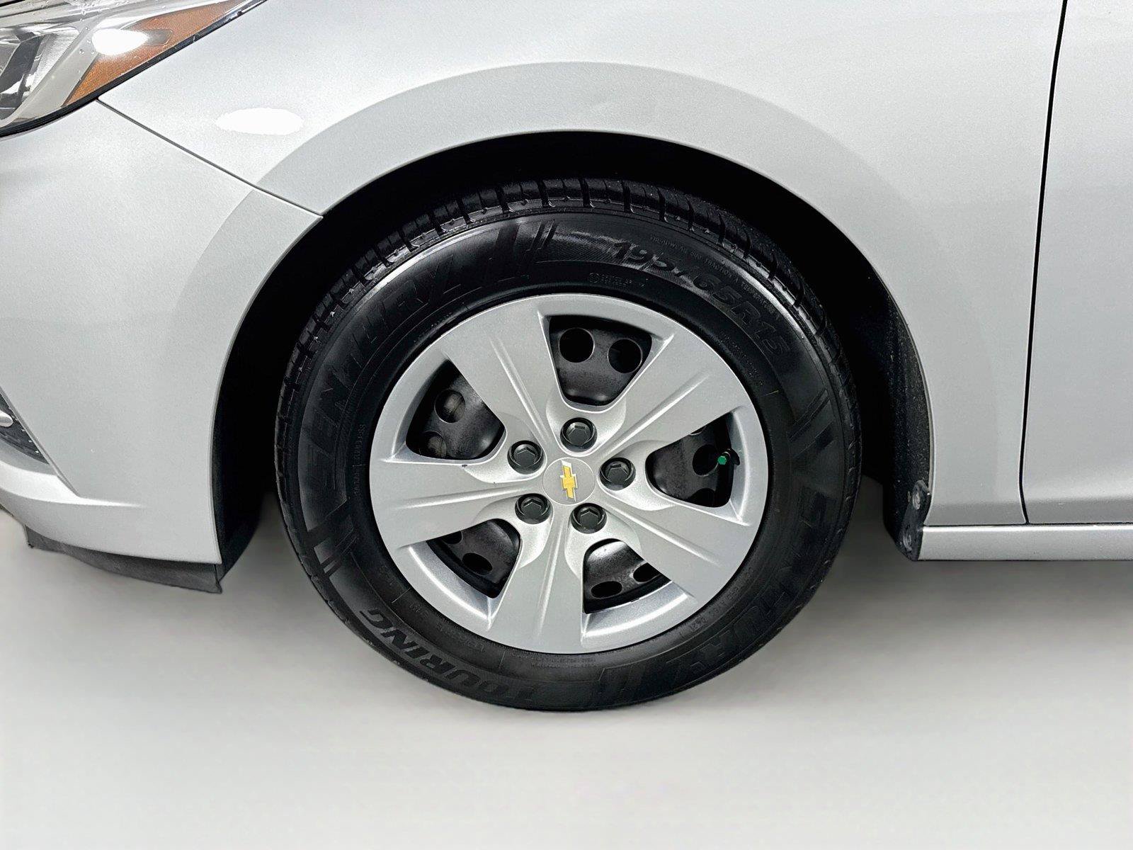 Used 2018 Chevrolet Cruze LS FWD image 36