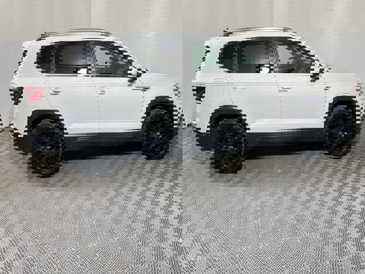 Used 2022 Volkswagen Taos SE w/ Panoramic Sunroof Package image 9