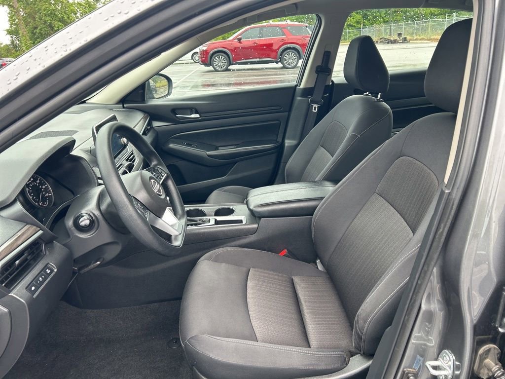 Certified 2025 Nissan Altima 2.5 SV FWD image 11