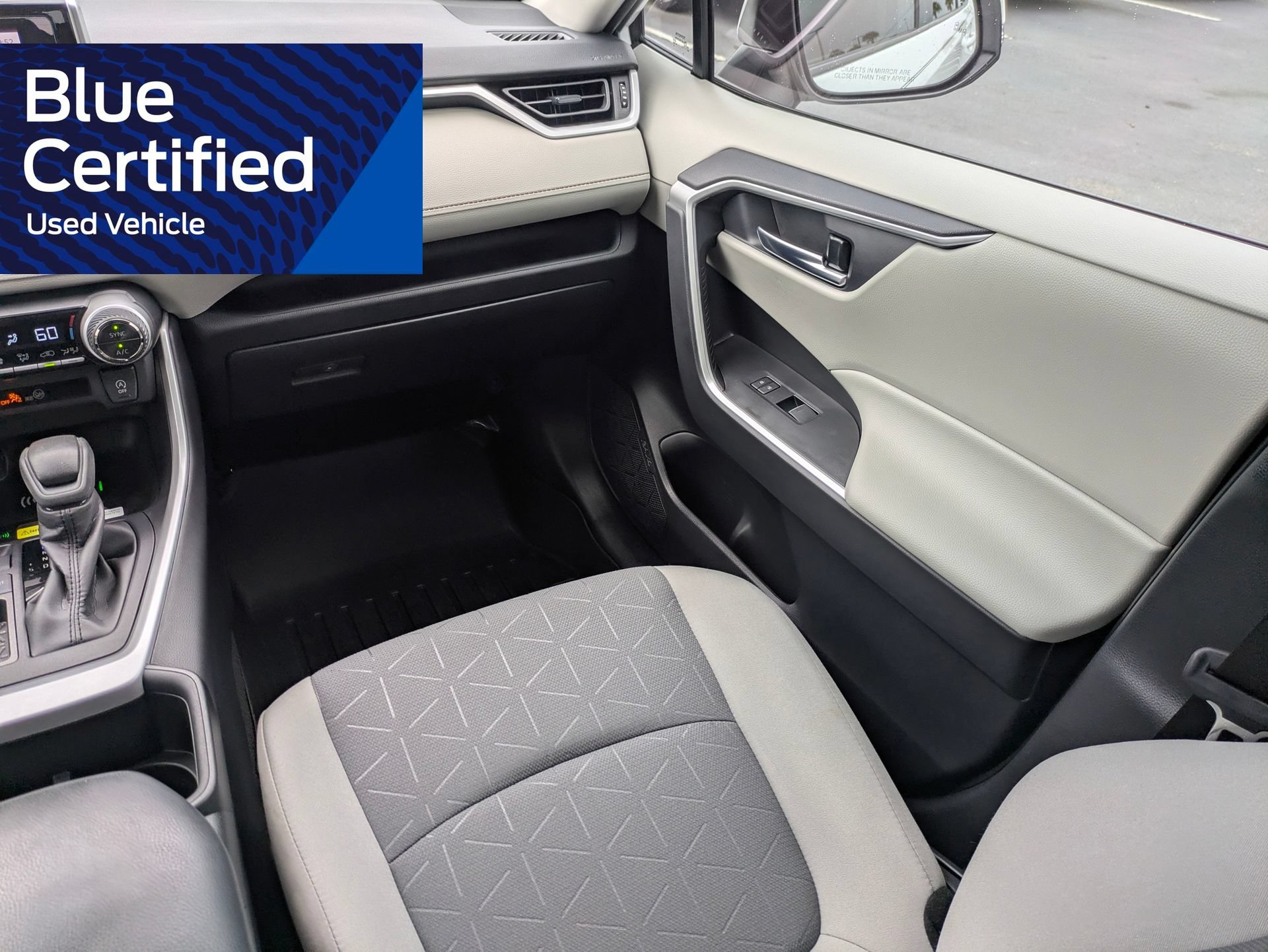 Used 2024 Toyota RAV4 XLE w/ Convenience Package FWD image 20