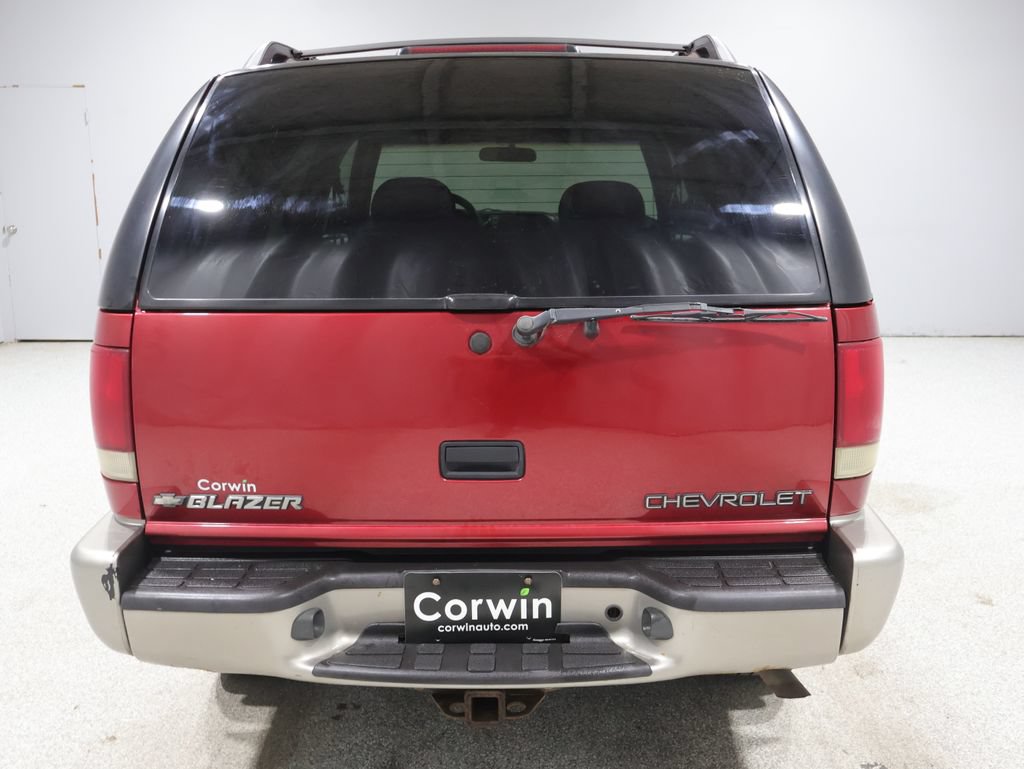 Used 2000 Chevrolet Blazer LT w/ Cold-Climate Pkg AWD/4WD image 3