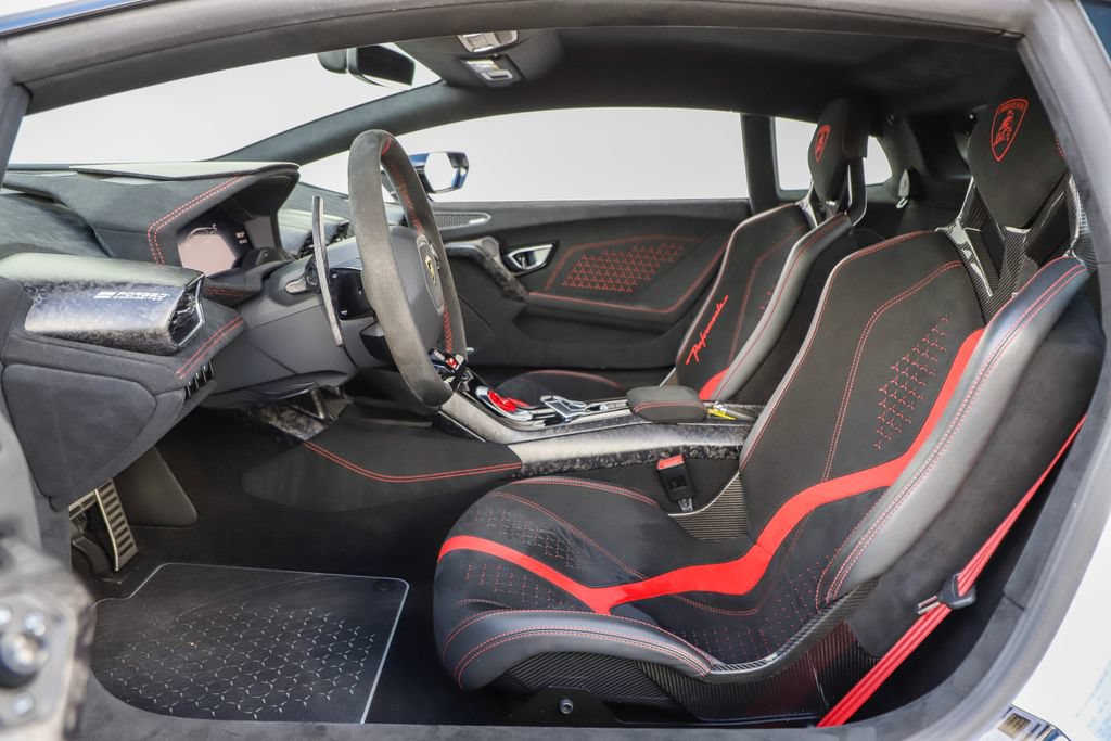 Used 2018 Lamborghini Huracan Performante AWD/4WD image 50
