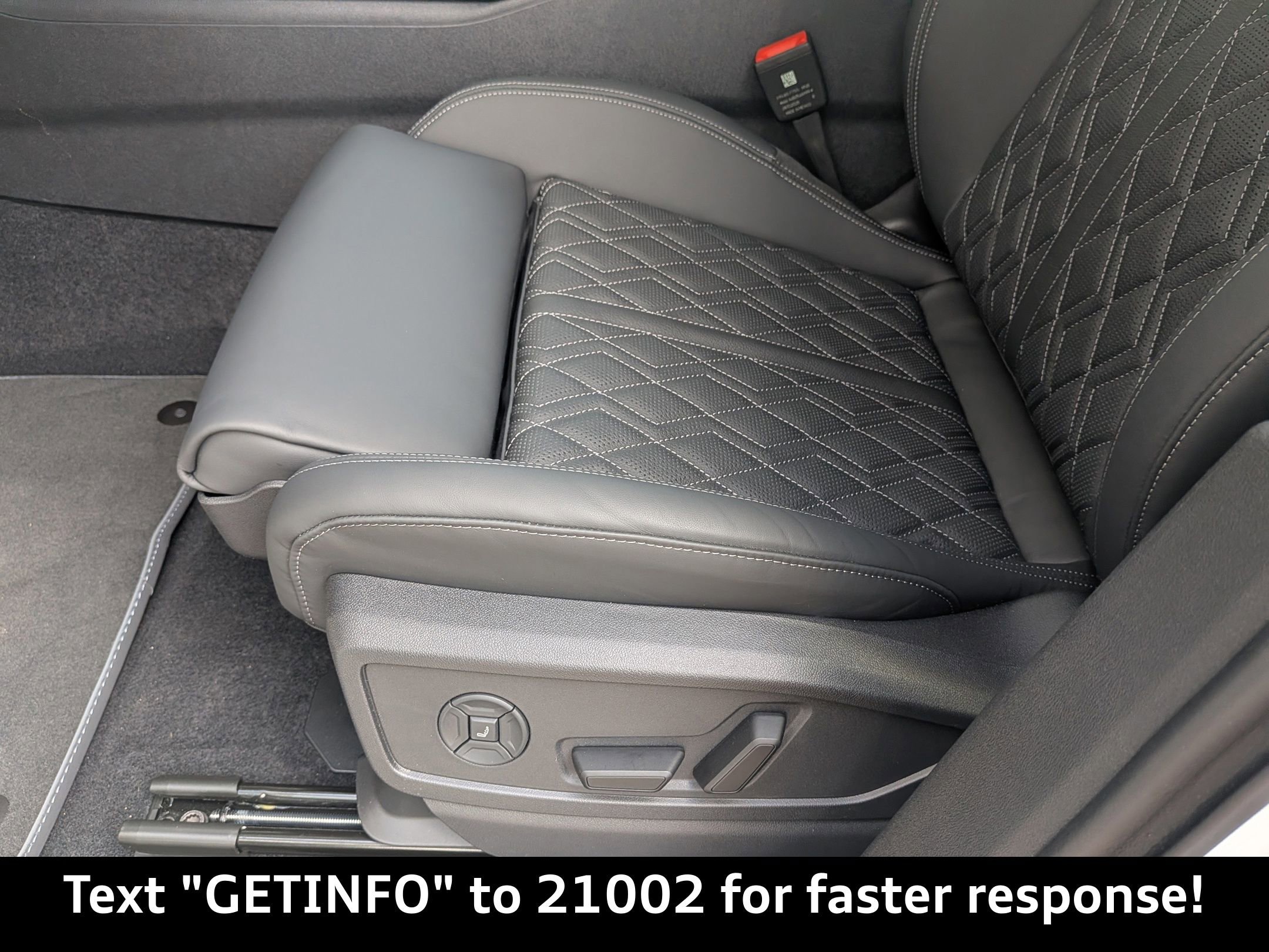 New 2025 Audi SQ5 Prestige image 23