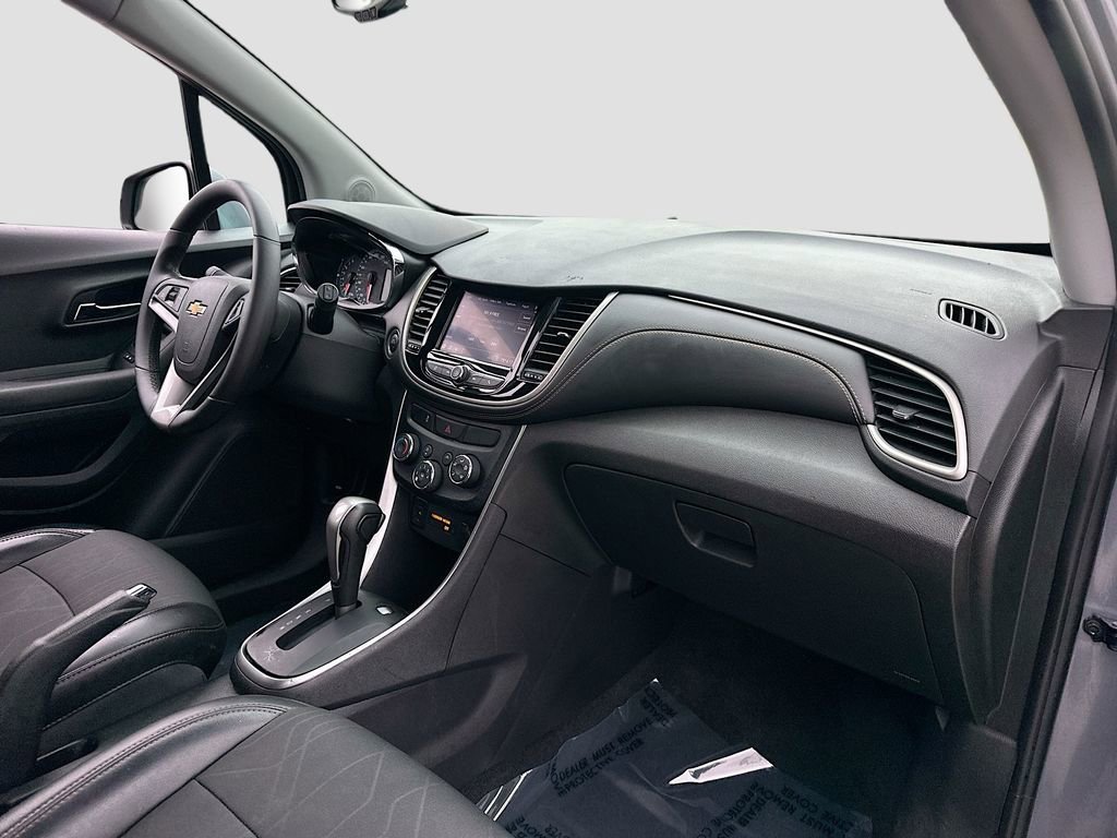 Used 2020 Chevrolet Trax LT w/ Driver Confidence Package image 26