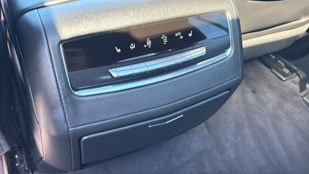 Used 2023 Cadillac Escalade Premium Luxury AWD/4WD image 9
