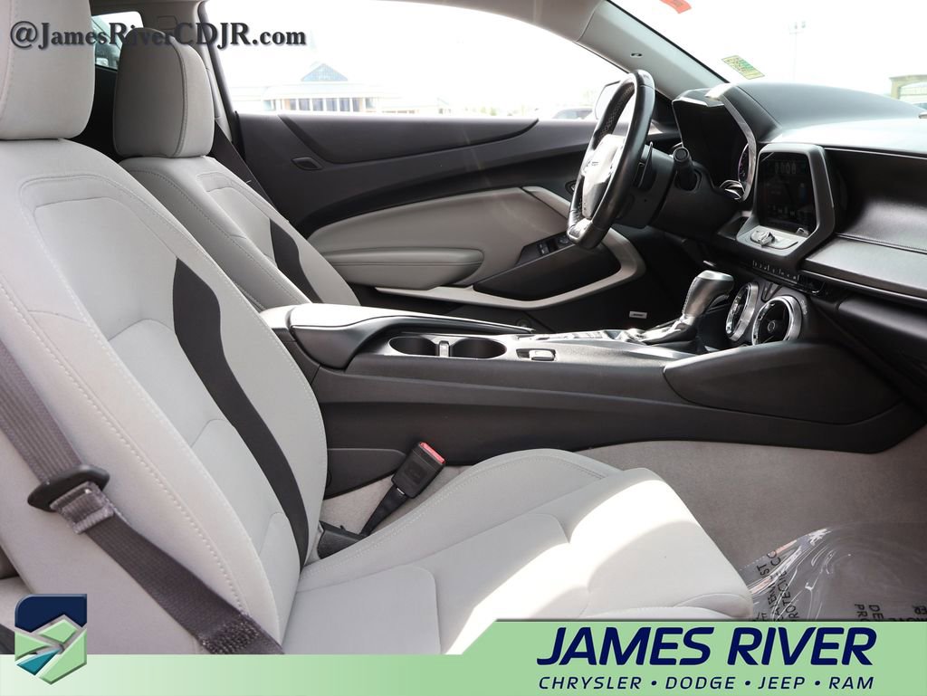 Used 2017 Chevrolet Camaro LT w/ RS Package RWD image 9