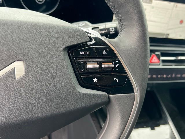 Certified 2025 Kia Niro Wind w/ Wind Preserve Package FWD image 23