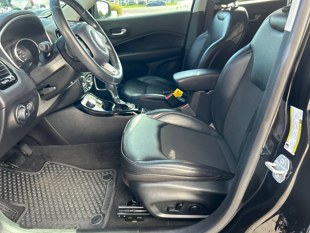 Used 2019 Jeep Compass Latitude AWD/4WD image 10