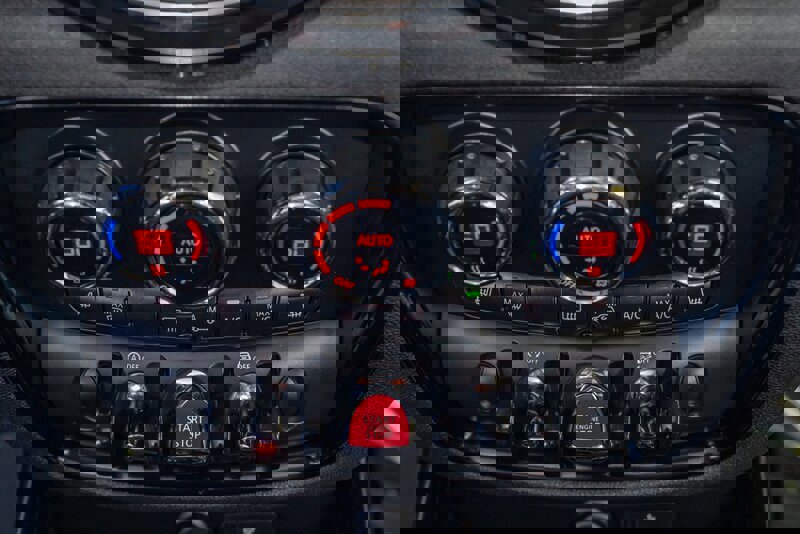 Used 2019 MINI Cooper Clubman image 12