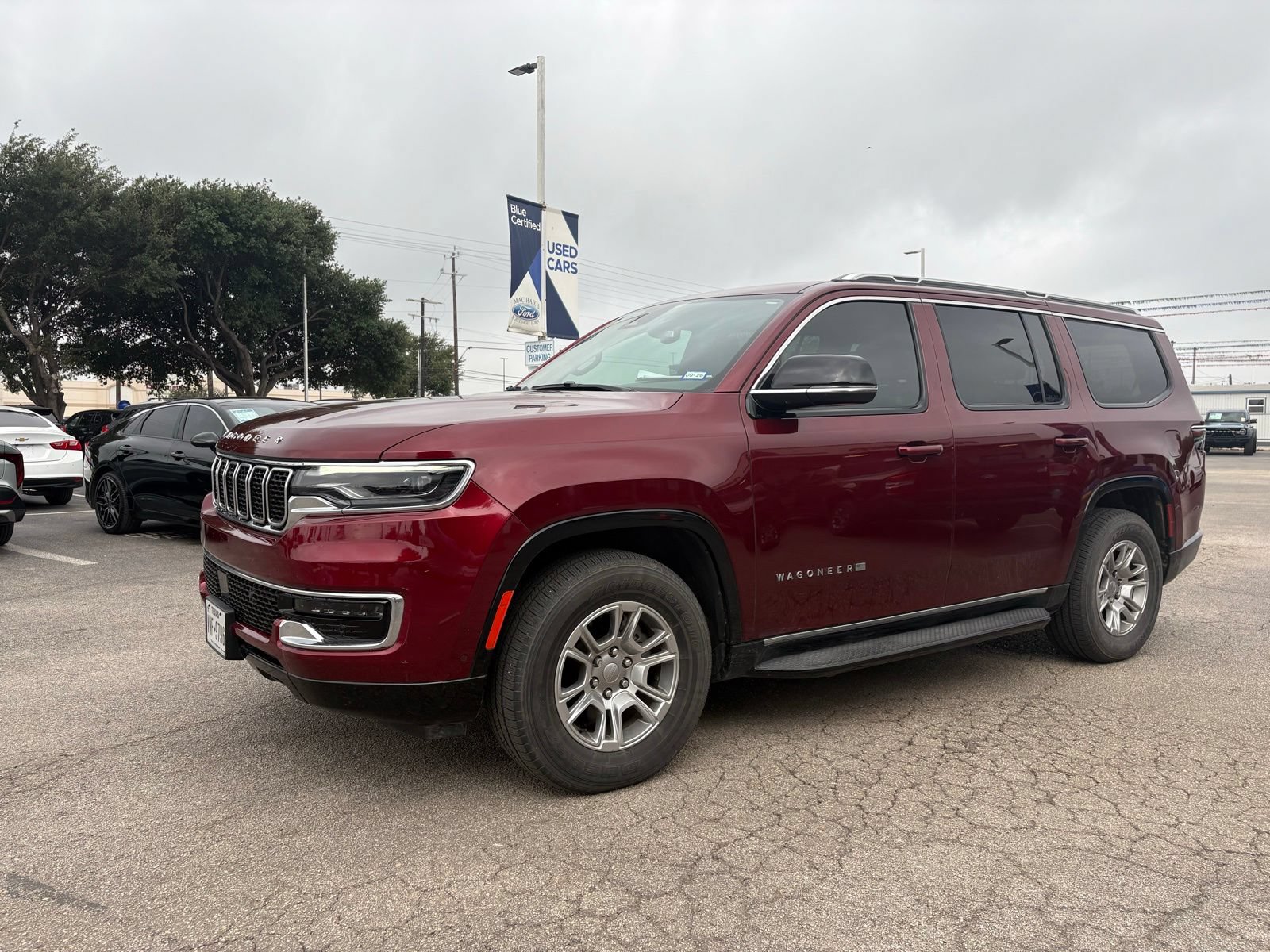 Used 2024 Jeep Wagoneer 2WD image 7