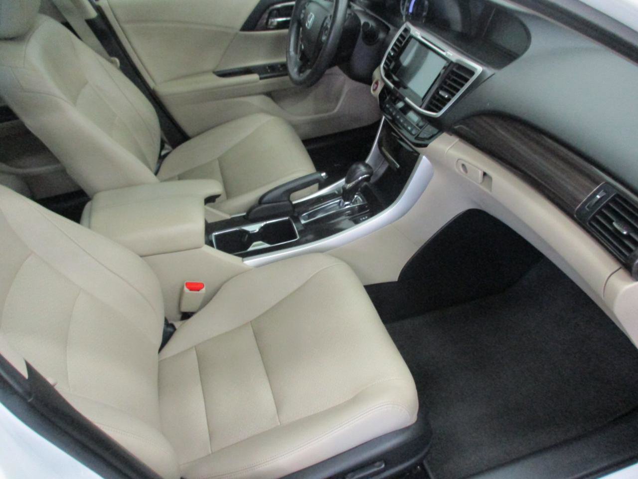 Used 2017 Honda Accord EX-L image 13