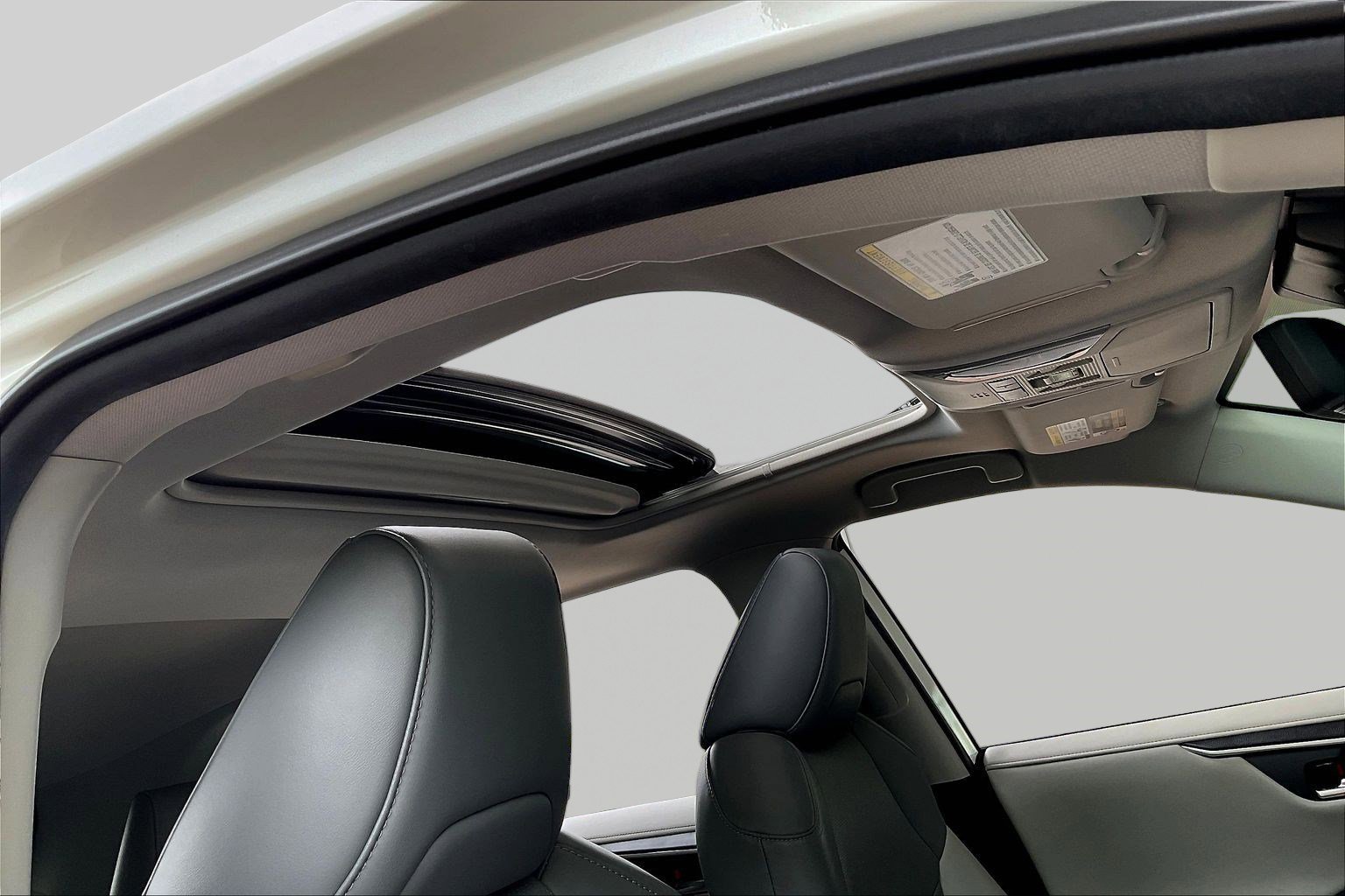 Used 2021 Toyota RAV4 Limited AWD/4WD image 27