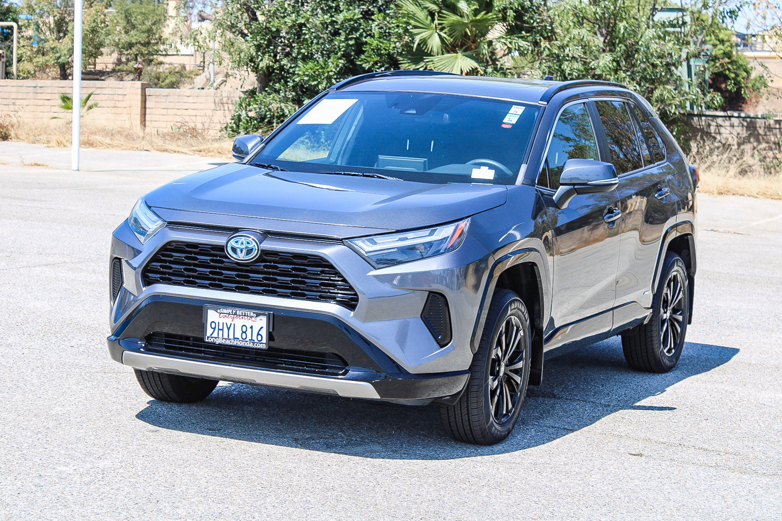 Used 2022 Toyota RAV4 SE w/ Convenience Package AWD/4WD image 3
