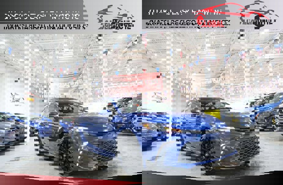 Used 2025 Toyota Camry SE image 1