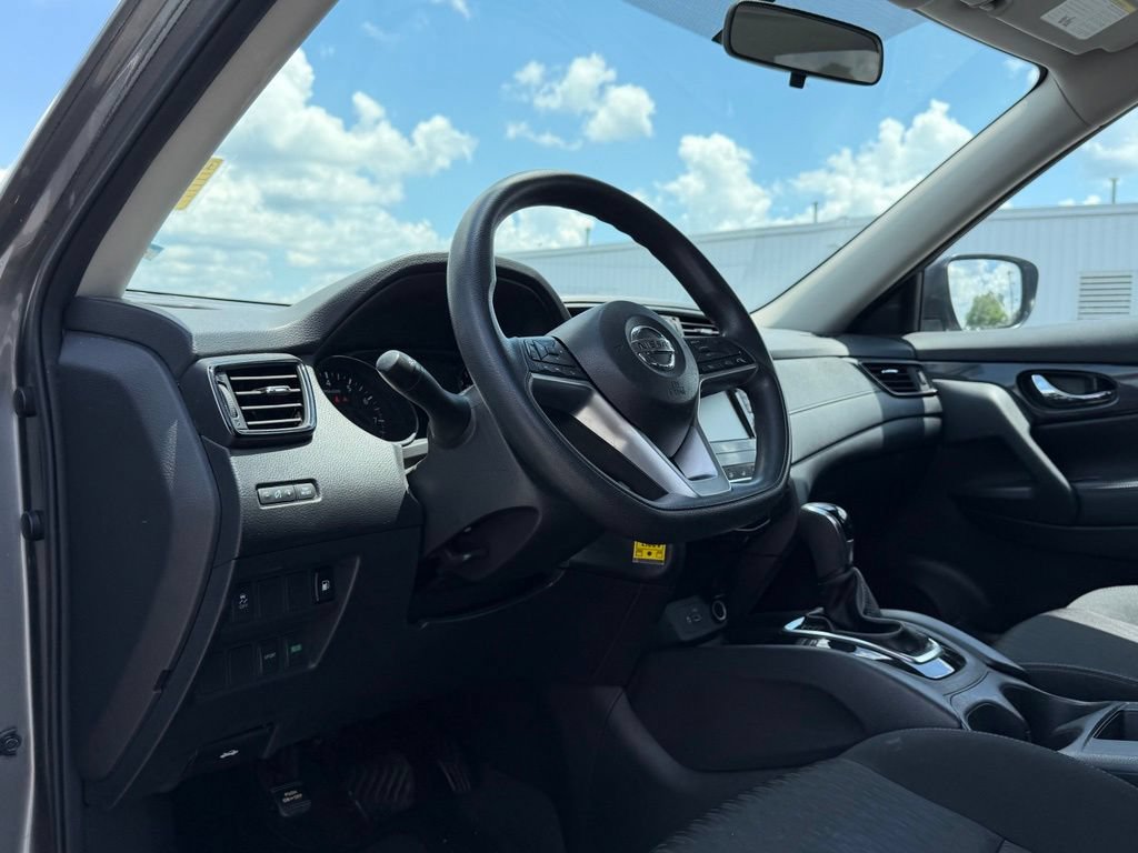 Used 2018 Nissan Rogue S FWD image 12