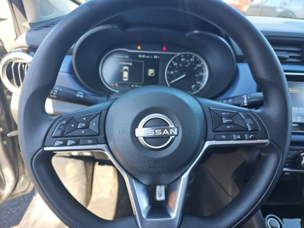 Used 2025 Nissan Versa SV image 12