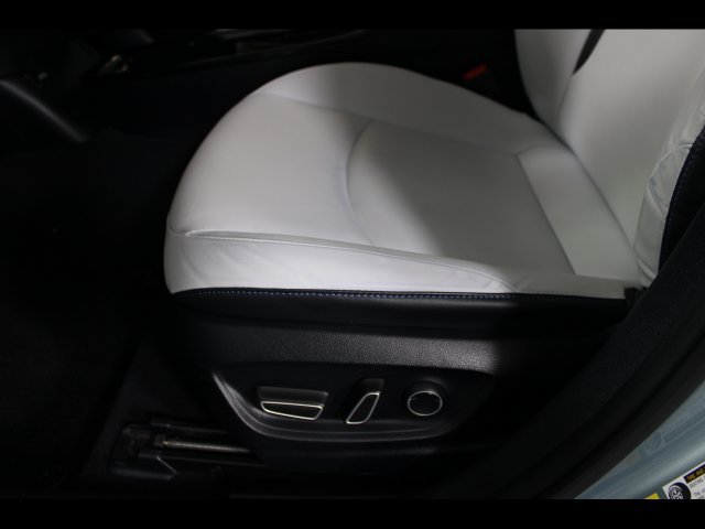 Used 2016 Toyota Prius Four Touring w/ Premium Convenience Package FWD image 19