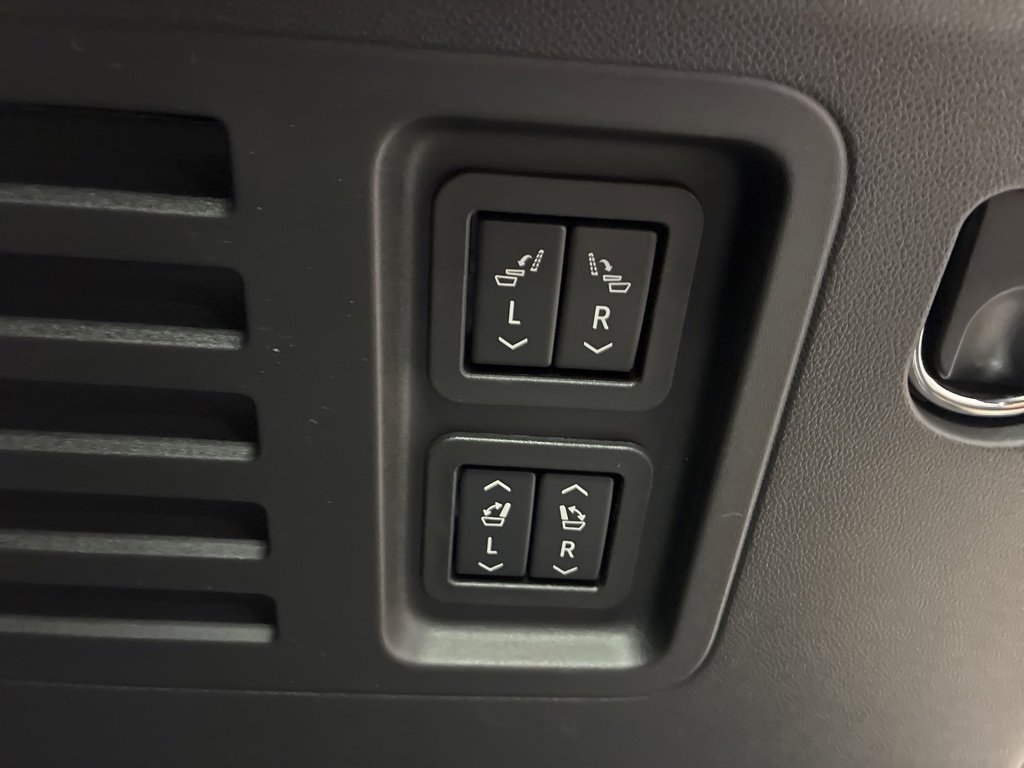 New 2026 Buick Enclave Sport Touring w/ Power Package image 19