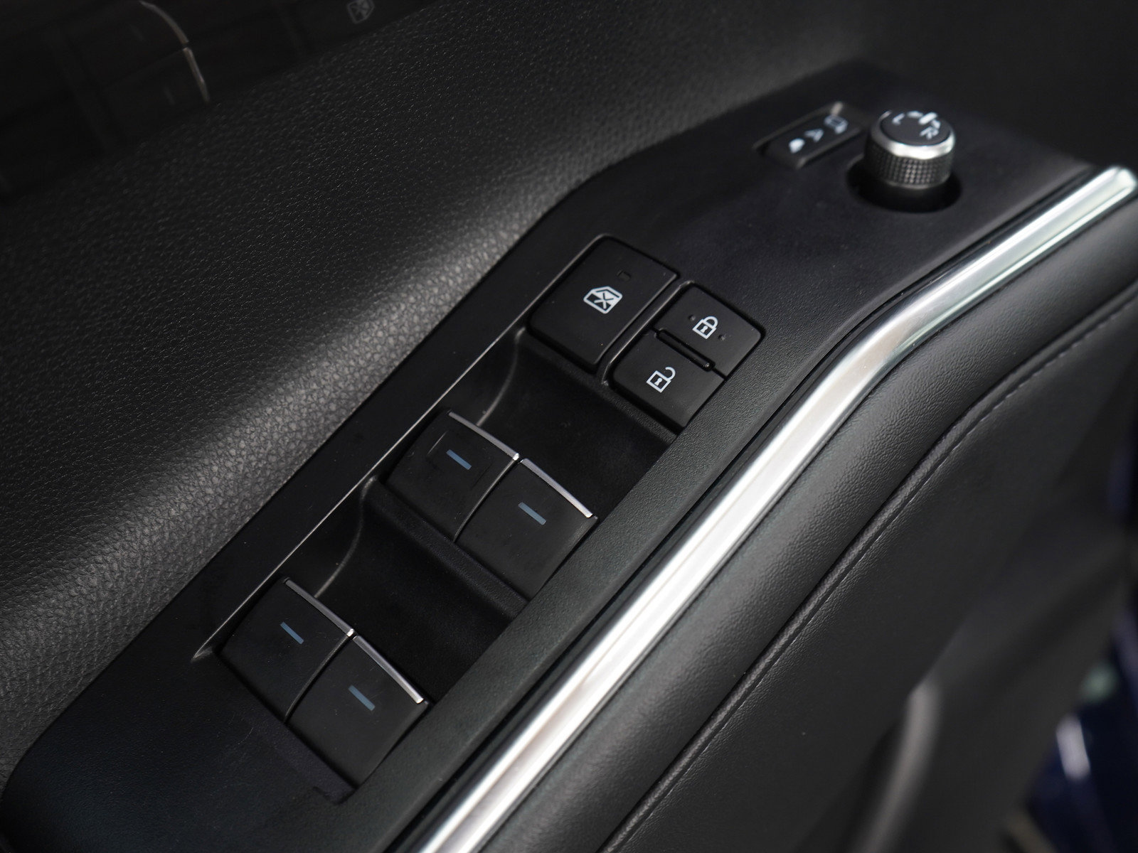 Used 2025 Toyota Highlander Platinum image 23