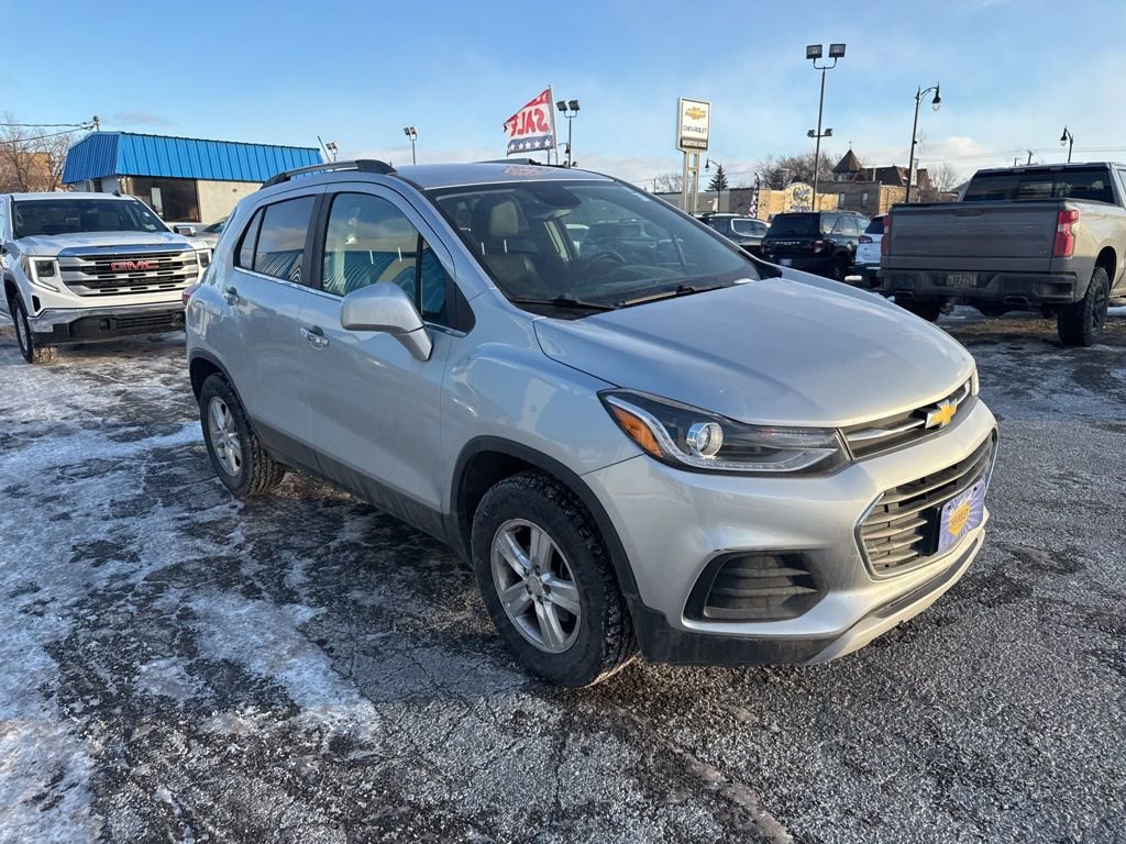 Used 2017 Chevrolet Trax LT w/ LT Convenience Package image 4