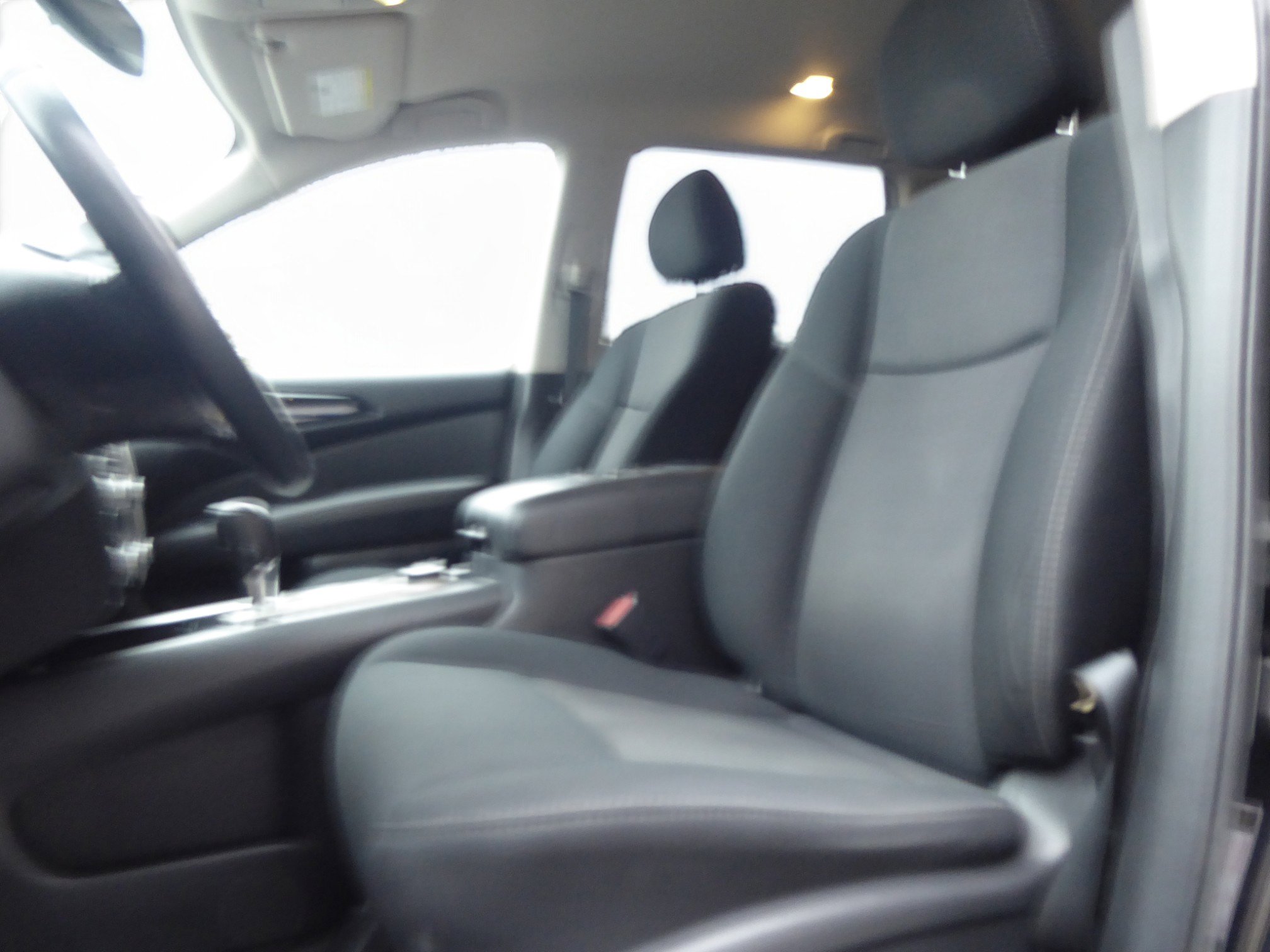 Used 2019 Nissan Pathfinder SV image 15