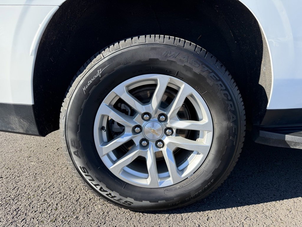 Used 2023 Chevrolet Suburban LT image 10