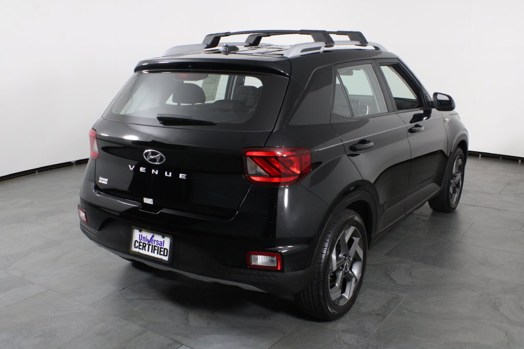 Certified 2026 Hyundai Venue SEL FWD image 4