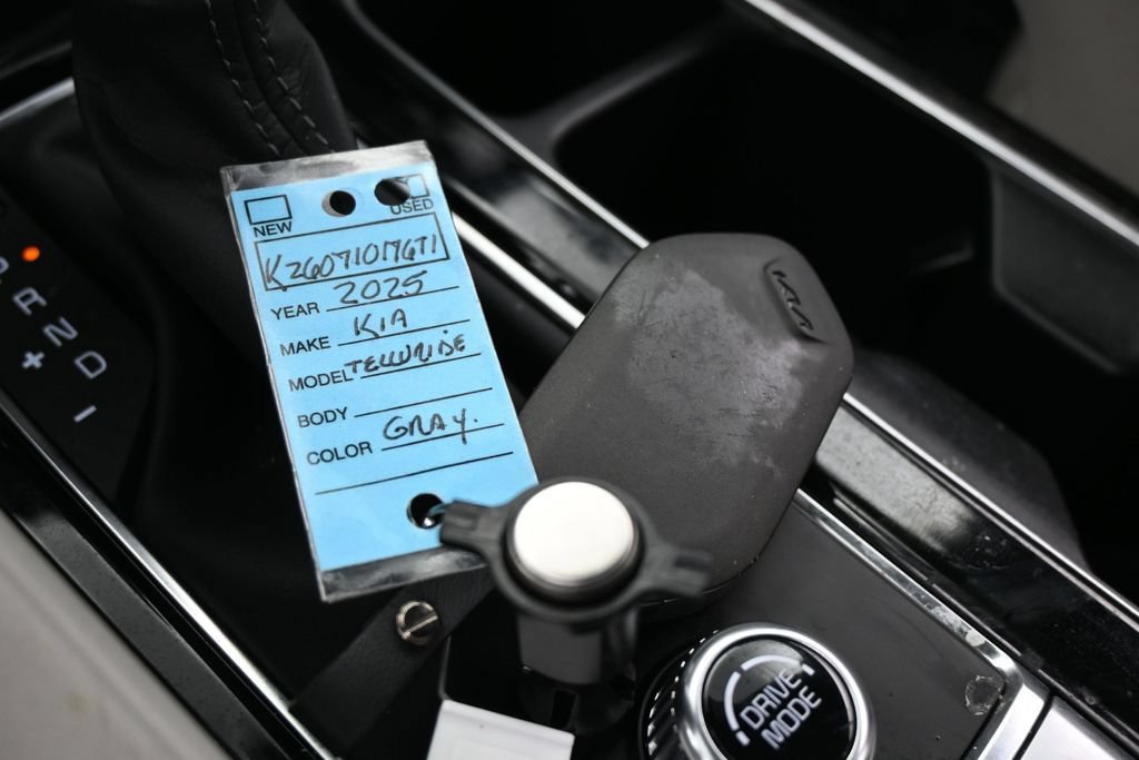 Used 2025 Kia Telluride S FWD image 26