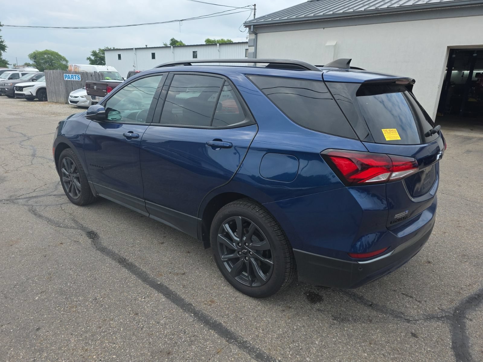 Used 2023 Chevrolet Equinox RS w/ RS Leather Package FWD image 7