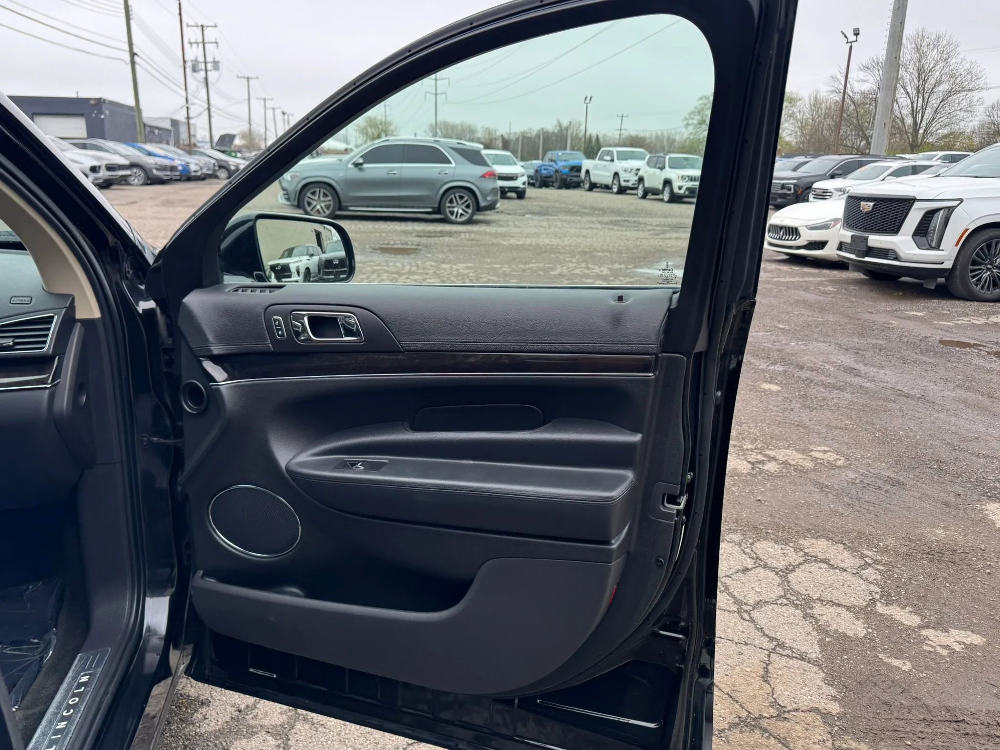 Used 2015 Lincoln MKT AWD w/ Equipment Group 201A image 27