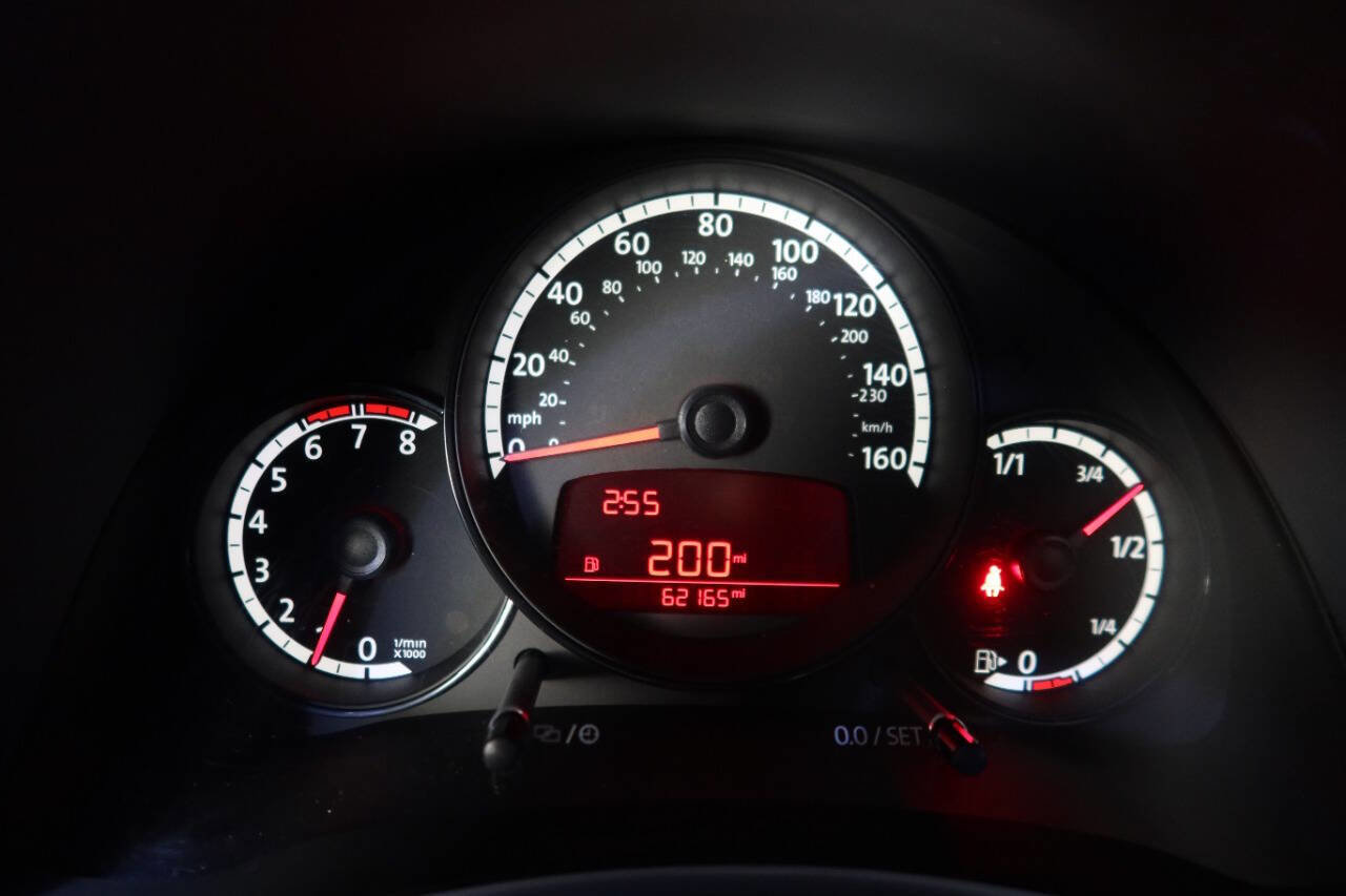 Used 2013 Volkswagen Beetle 2.0T image 21