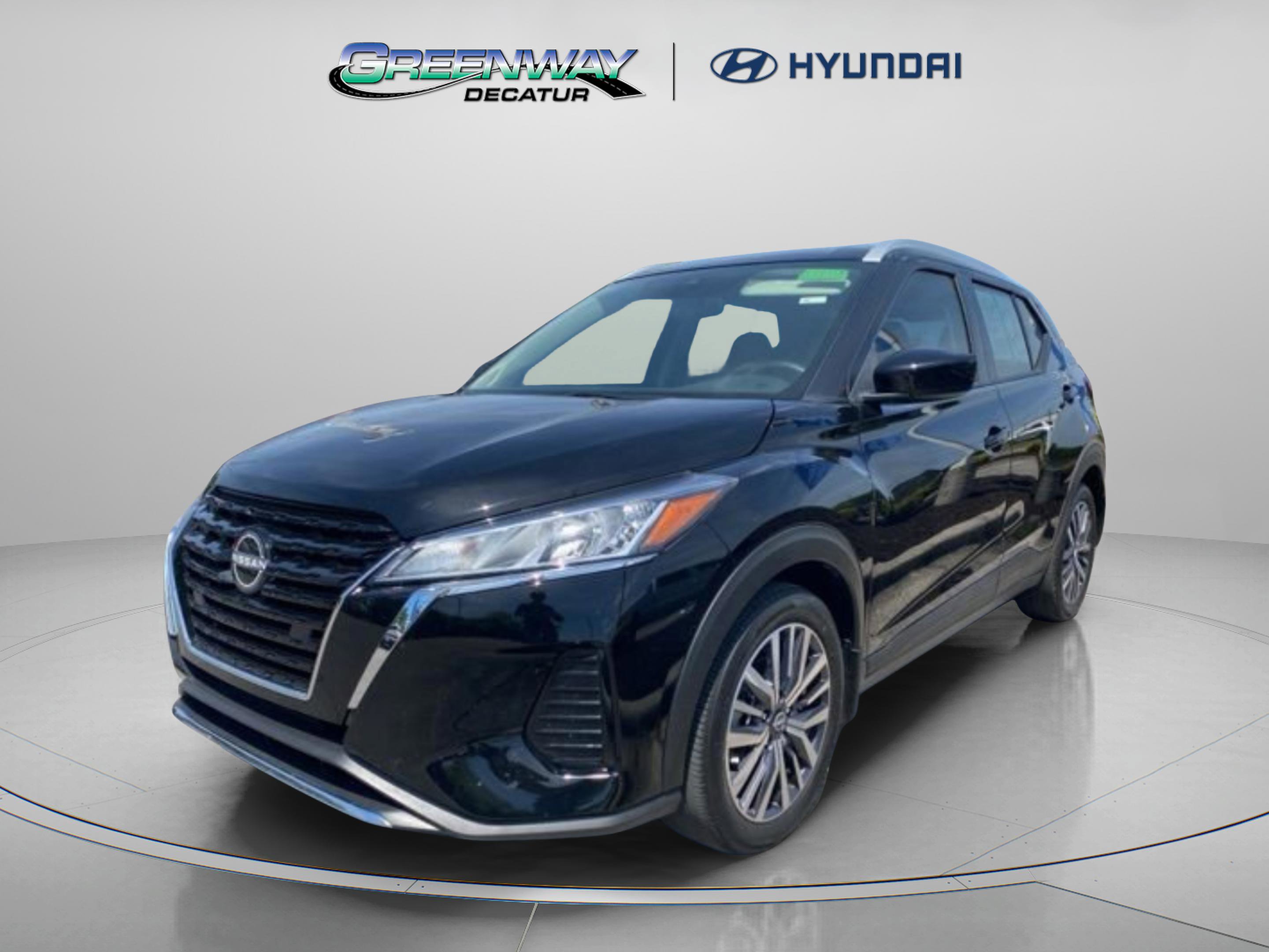 Used 2023 Nissan Kicks SV FWD image 3