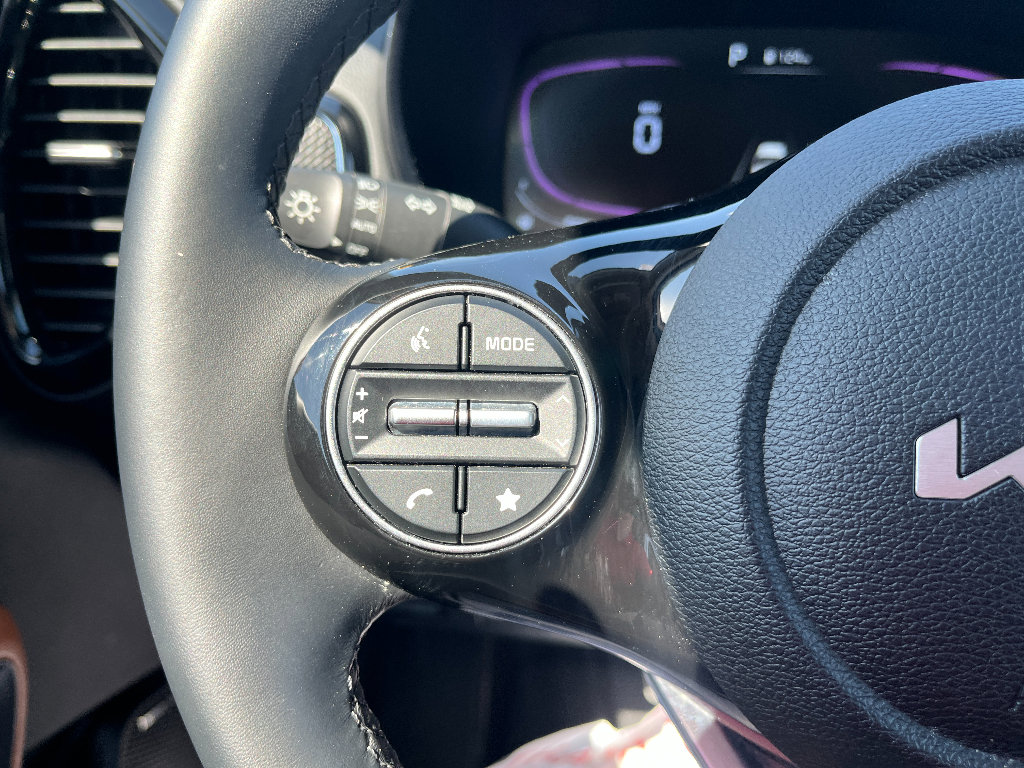 Used 2025 Kia Soul EX image 35