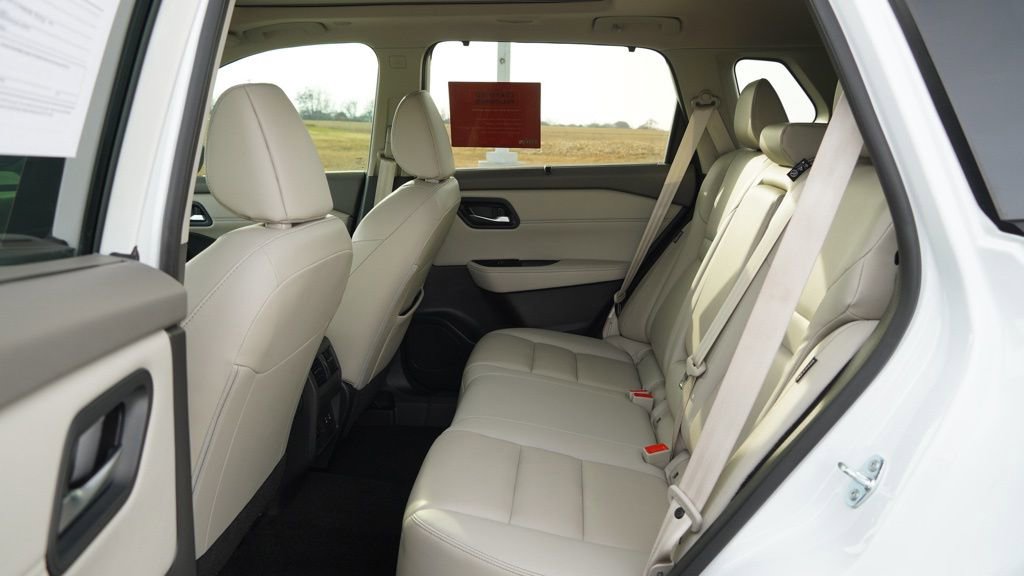 Used 2024 Nissan Rogue SL w/ SL Premium Package image 17