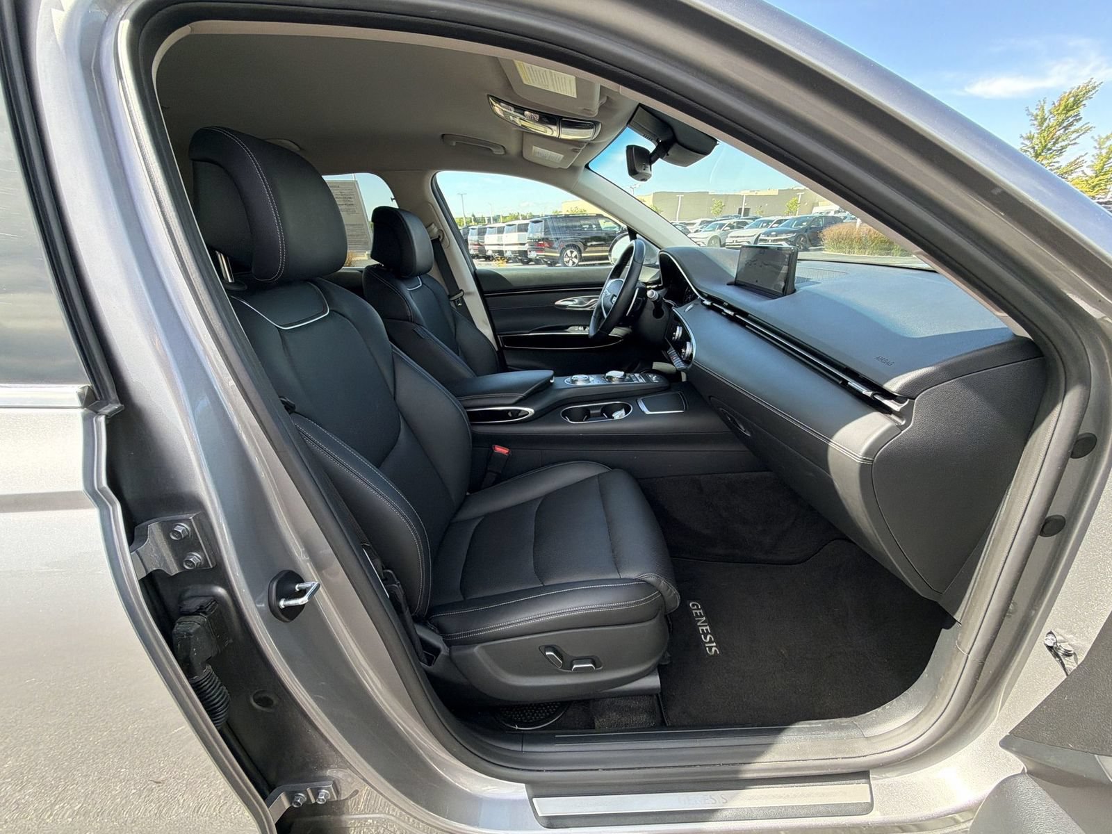 Used 2025 Genesis GV70 2.5T AWD/4WD image 24