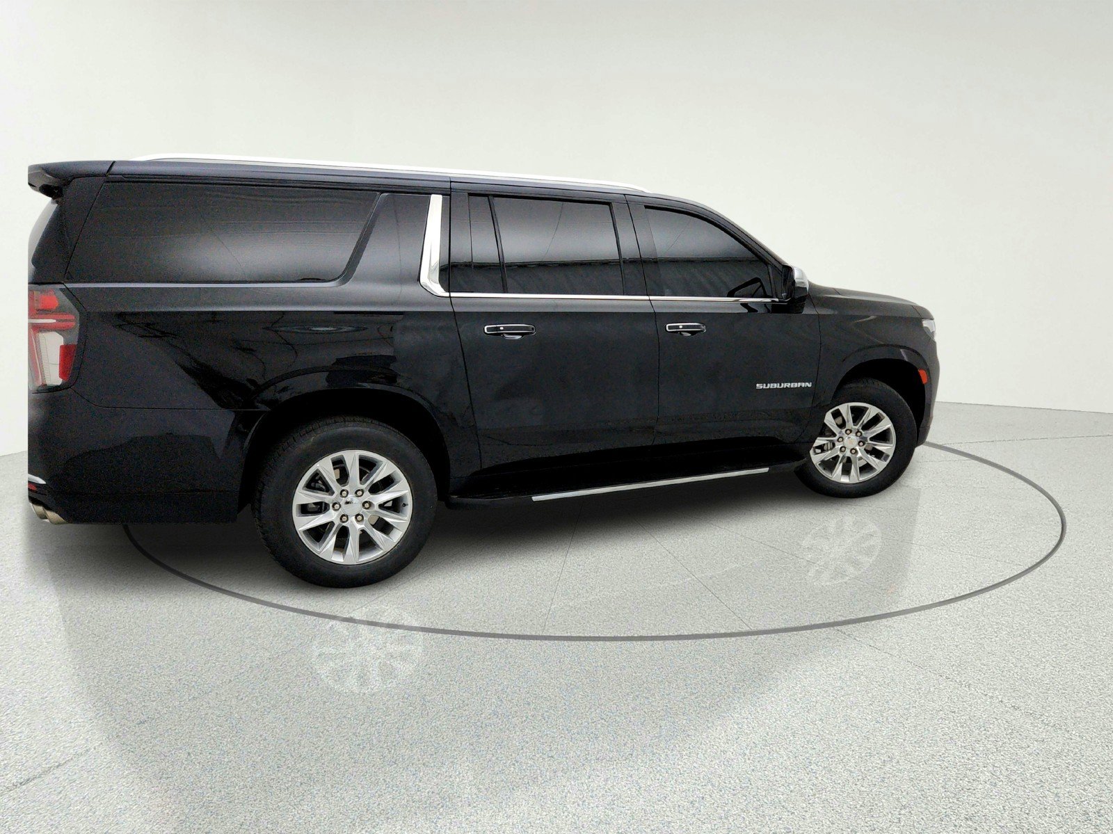 Used 2023 Chevrolet Suburban Premier RWD image 8