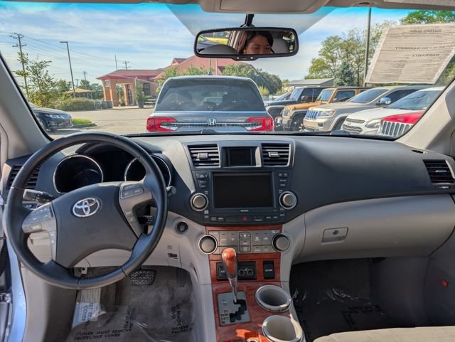 Used 2008 Toyota Highlander Limited w/ Tow Pkg FWD image 9